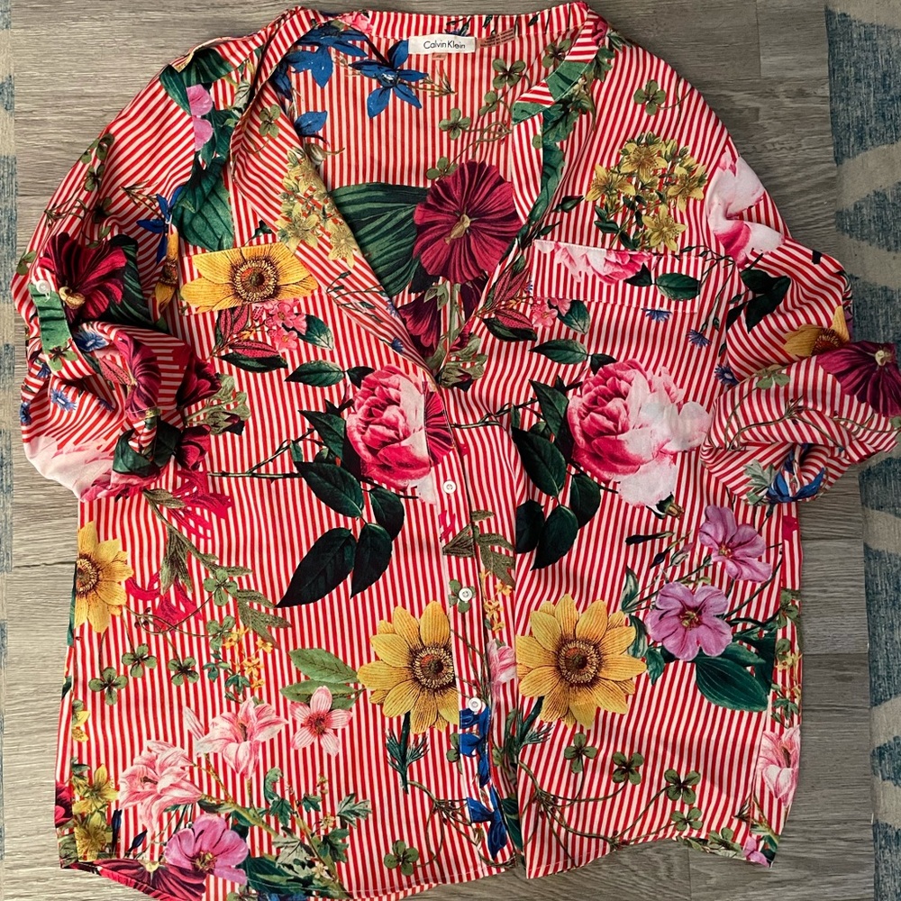 EUC floral Button down